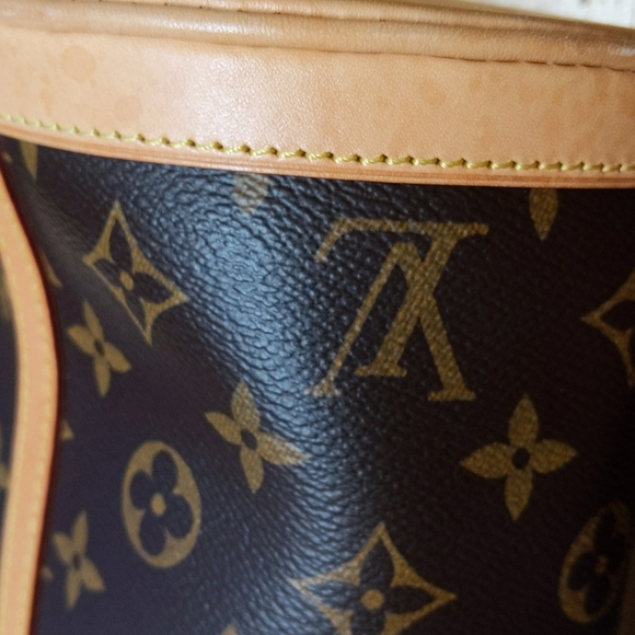 LOUIS VUITTON Monogram Canvas Duffle Bucket Bag - Picture 13 of 13